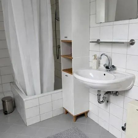Zentrale Dachgeschosswohnung Mit Gemuetlichem Charme Apartament *